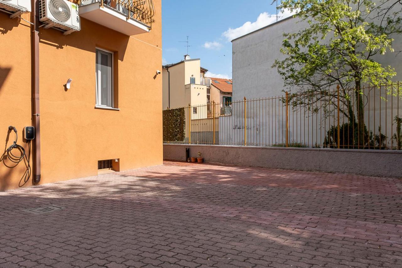 Leader Apartment 1 - Monzino - Hockey Msg Arena - Linate - Milano Dış mekan fotoğraf